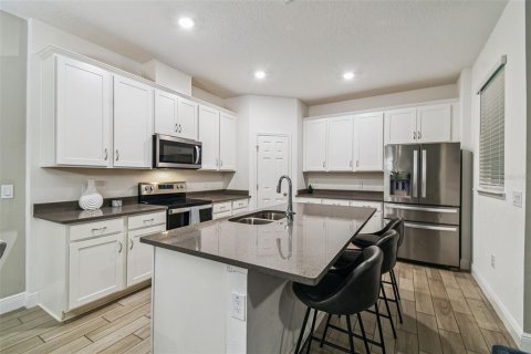 Townhouse in Winter Park, Florida 3 bedrooms, 214.42 sq.m. № 1885856 - photo 13