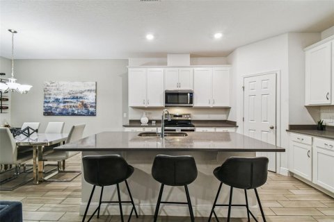 Townhouse in Winter Park, Florida 3 bedrooms, 214.42 sq.m. № 1885856 - photo 14