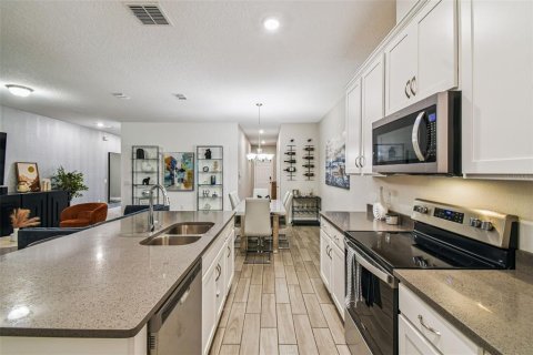 Townhouse in Winter Park, Florida 3 bedrooms, 214.42 sq.m. № 1885856 - photo 18