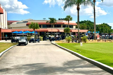 Condo in Pembroke Pines, Florida, 2 bedrooms № 1987558 - photo 30