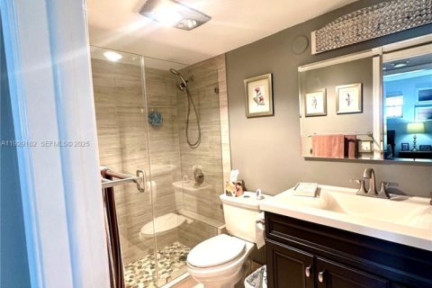Condo in Pembroke Pines, Florida, 2 bedrooms № 1987558 - photo 24