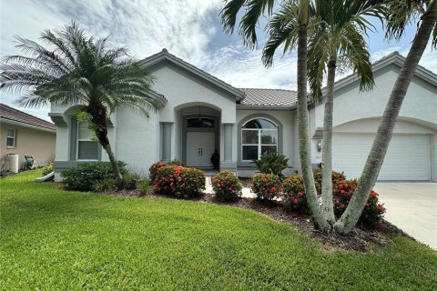 House in Port Charlotte, Florida 3 bedrooms, 176.51 sq.m. № 2230707