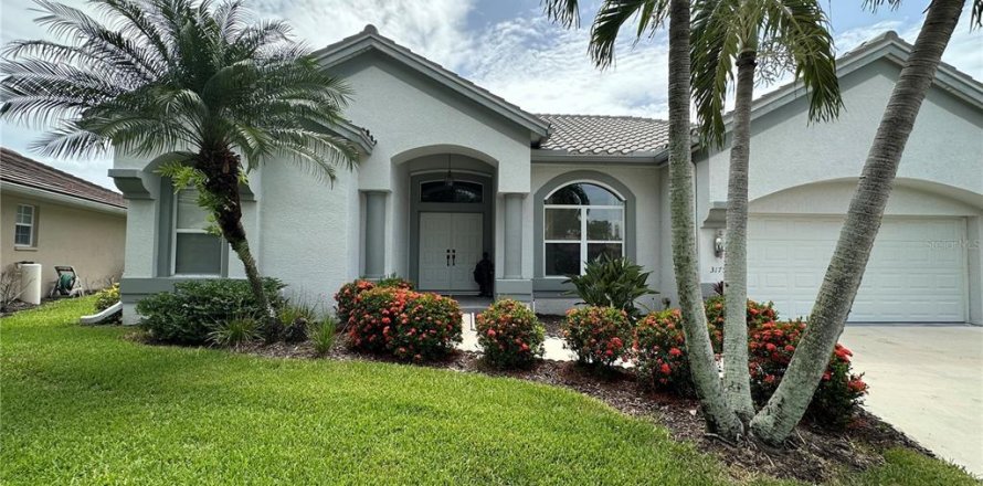House in Port Charlotte, Florida 3 bedrooms, 176.51 sq.m. № 2230707