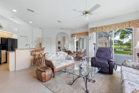 House in Port Charlotte, Florida 3 bedrooms, 176.51 sq.m. № 2230707 - photo 19
