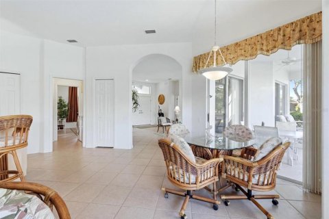House in Port Charlotte, Florida 3 bedrooms, 176.51 sq.m. № 2230707 - photo 21