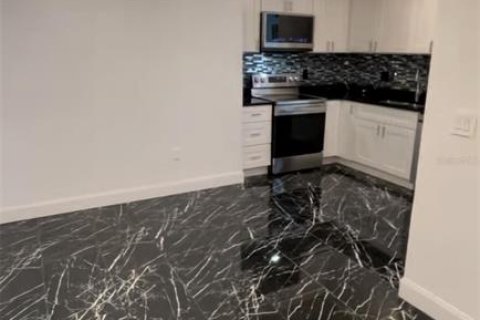 Copropriété à vendre à Tampa, Floride: 2 chambres, 99.68 m2 № 1542281 - photo 4