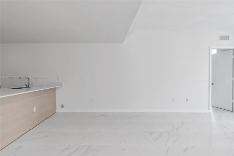 Copropriété à vendre à Miami, Floride: 2 chambres, 80.64 m2 № 1954241 - photo 12