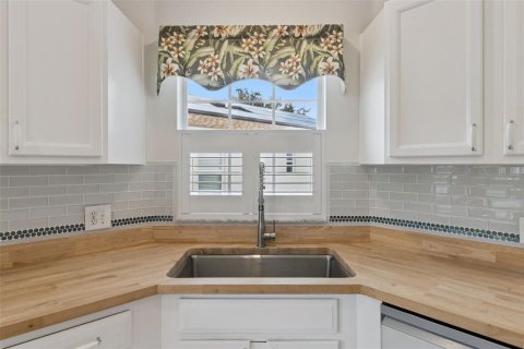 Casa en venta en Kissimmee, Florida, 2 dormitorios, 130.53 m2 № 2310015 - foto 21