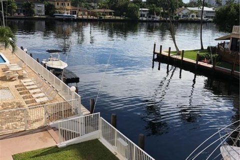 Condominio en Fort Lauderdale, Florida, 2 dormitorios № 2272505