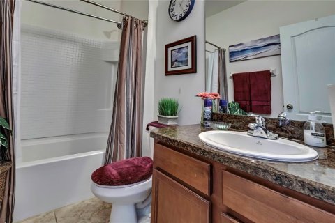 House in Zephyrhills, Florida 3 bedrooms, 134.52 sq.m. № 1914126 - photo 18