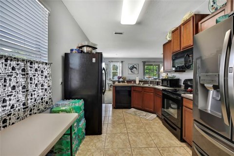 House in Zephyrhills, Florida 3 bedrooms, 134.52 sq.m. № 1914126 - photo 13