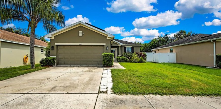 House in Zephyrhills, Florida 3 bedrooms, 134.52 sq.m. № 1914126