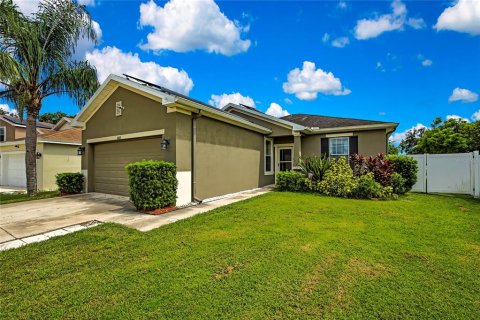 House in Zephyrhills, Florida 3 bedrooms, 134.52 sq.m. № 1914126 - photo 2