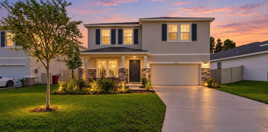 House in Plant City, Florida 4 bedrooms, 312.34 sq.m. № 2420006