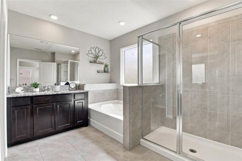 House in Plant City, Florida 4 bedrooms, 312.34 sq.m. № 2420006 - photo 27