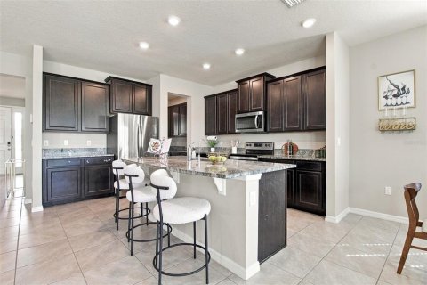 House in Plant City, Florida 4 bedrooms, 312.34 sq.m. № 2420006 - photo 11