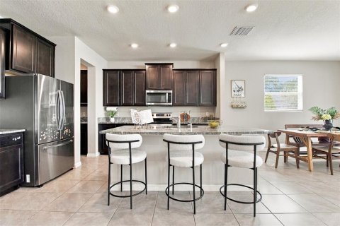 House in Plant City, Florida 4 bedrooms, 312.34 sq.m. № 2420006 - photo 8