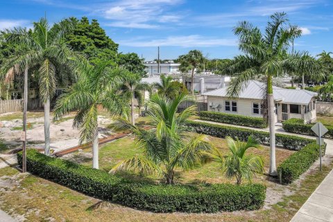 Propiedad comercial en Fort Lauderdale, Florida 230.4 m2 № 2249545