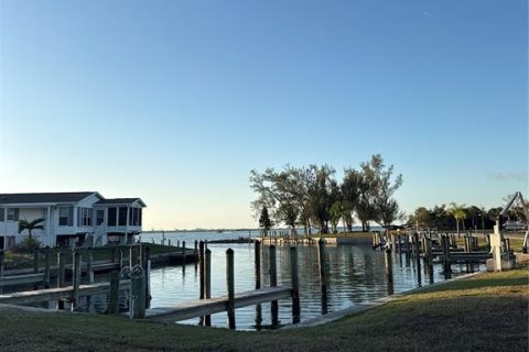 Terreno en venta en Englewood, Florida № 2148424 - foto 2
