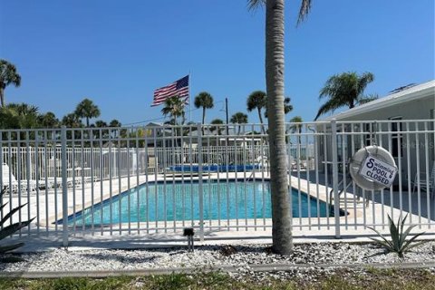 Terreno en venta en Englewood, Florida № 2148424 - foto 8