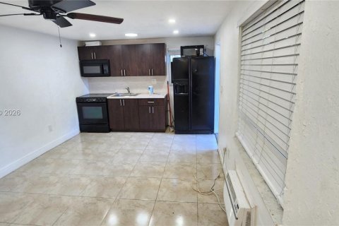 Commercial property in Miami, Florida 170.94 sq.m. № 2041408 - photo 28