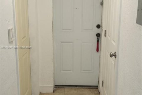 Commercial property in Miami, Florida 170.94 sq.m. № 2041408 - photo 22