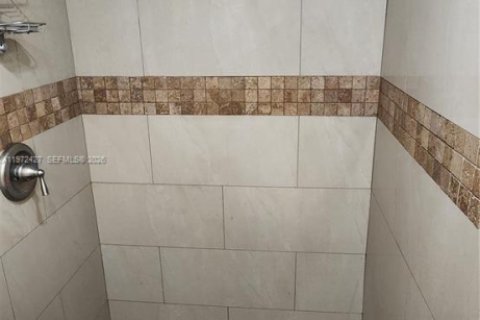 Commercial property in Miami, Florida 170.94 sq.m. № 2041408 - photo 25