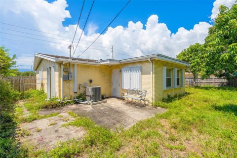 Villa ou maison à vendre à Boynton Beach, Floride: 2 chambres, 146.69 m2 № 1814800 - photo 23