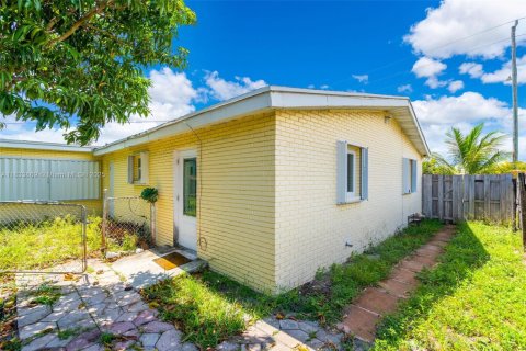 Villa ou maison à vendre à Boynton Beach, Floride: 2 chambres, 146.69 m2 № 1814800 - photo 26