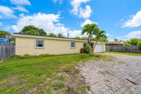 Villa ou maison à vendre à Boynton Beach, Floride: 2 chambres, 146.69 m2 № 1814800 - photo 2