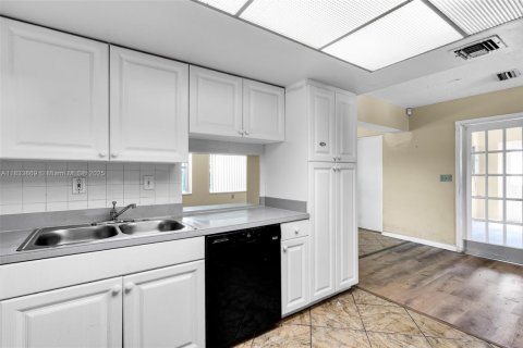 Villa ou maison à vendre à Boynton Beach, Floride: 2 chambres, 146.69 m2 № 1814800 - photo 12