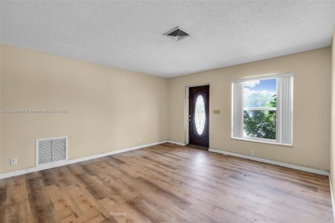 Villa ou maison à vendre à Boynton Beach, Floride: 2 chambres, 146.69 m2 № 1814800 - photo 6