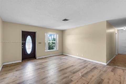 Villa ou maison à vendre à Boynton Beach, Floride: 2 chambres, 146.69 m2 № 1814800 - photo 5