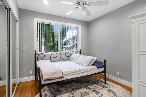 House in Fort Lauderdale, Florida 3 bedrooms, 128.67 sq.m. № 1877543 - photo 17