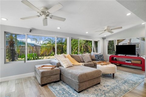 House in Fort Lauderdale, Florida 3 bedrooms, 128.67 sq.m. № 1877543 - photo 14