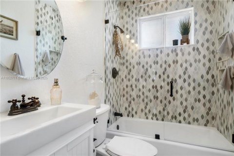 House in Fort Lauderdale, Florida 3 bedrooms, 128.67 sq.m. № 1877543 - photo 18