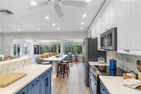 House in Fort Lauderdale, Florida 3 bedrooms, 128.67 sq.m. № 1877543 - photo 7