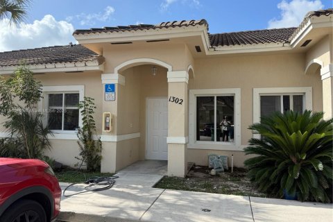Condo in Homestead, Florida, 2 bedrooms  № 1888786 - photo 1