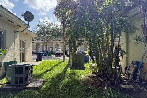 Condo in Homestead, Florida, 2 bedrooms  № 1888786 - photo 10