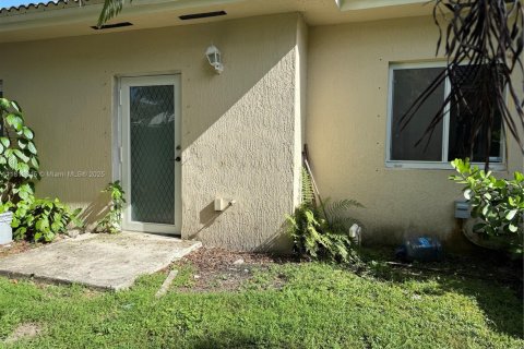 Condo in Homestead, Florida, 2 bedrooms  № 1888786 - photo 9