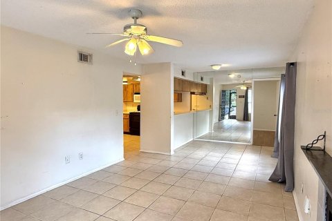 Copropriété à louer à Tampa, Floride: 2 chambres, 84.73 m2 № 1903915 - photo 7