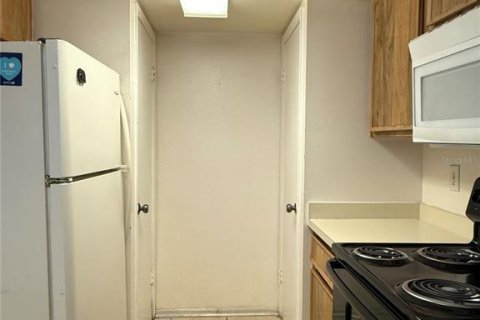 Condominio en alquiler en Tampa, Florida, 2 dormitorios, 84.73 m2 № 1903915 - foto 3