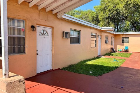 Купить коммерческую недвижимость в Опа-Локка, Флорида № 2021374 - фото 6