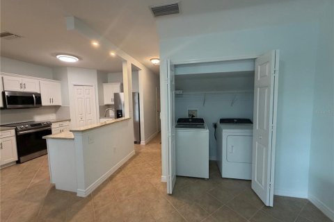 Touwnhouse à vendre à Bradenton, Floride: 2 chambres, 107.77 m2 № 2376886 - photo 8