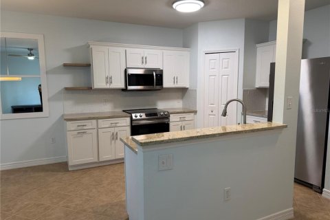 Touwnhouse à vendre à Bradenton, Floride: 2 chambres, 107.77 m2 № 2376886 - photo 9