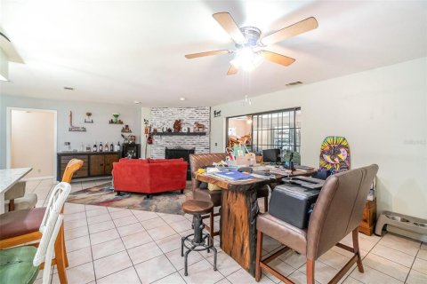 Casa en venta en Apopka, Florida, 3 dormitorios, 207.82 m2 № 1786095 - foto 5