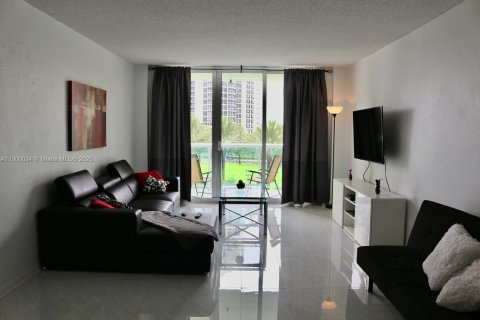 Condo in Sunny Isles Beach, Florida, 1 bedroom  № 2081667 - photo 5