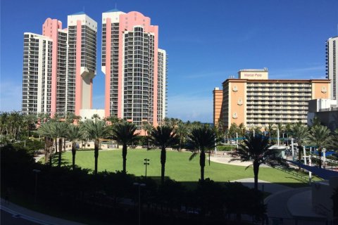 Condo in Sunny Isles Beach, Florida, 1 bedroom  № 2081667 - photo 3