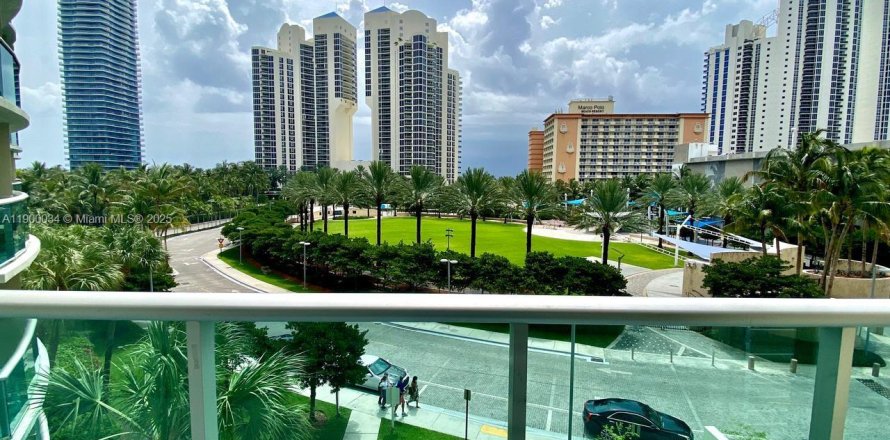 Condo in Sunny Isles Beach, Florida, 1 bedroom  № 2081667