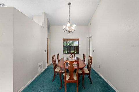 House in Lakeland, Florida 3 bedrooms, 182.46 sq.m. № 2123716 - photo 15